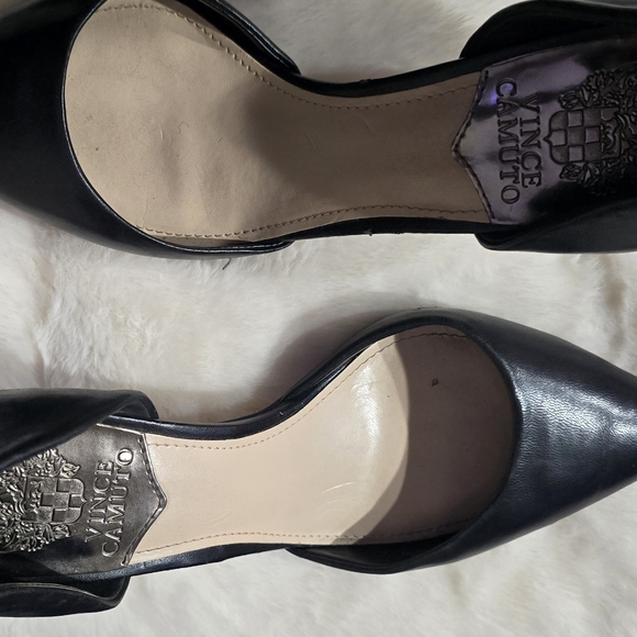 Black Vine Camuto Size 8 heels minor scuffs but good condition - Picture 2 of 4